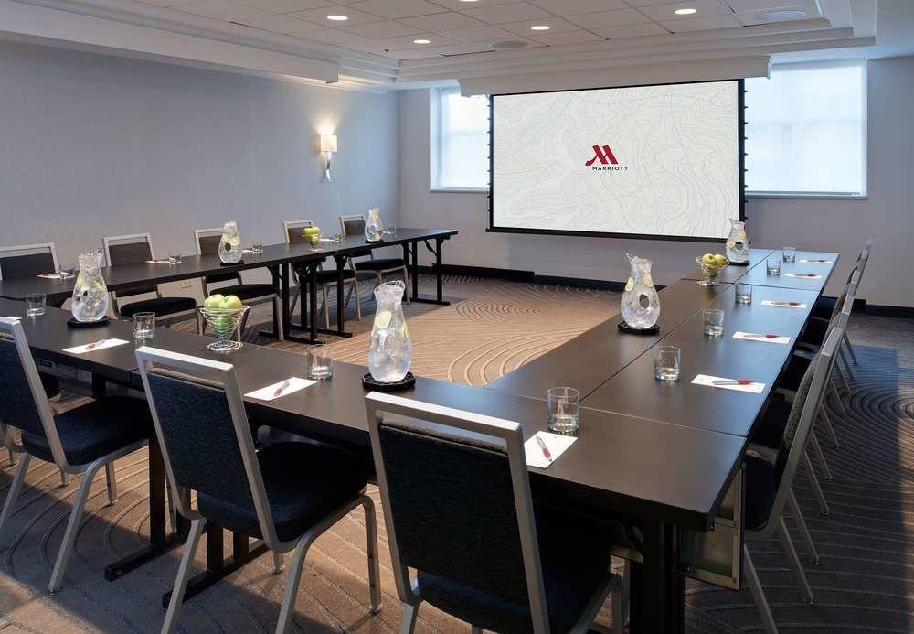 Chicago Marriott Suites O'Hare Розмонт Экстерьер фото