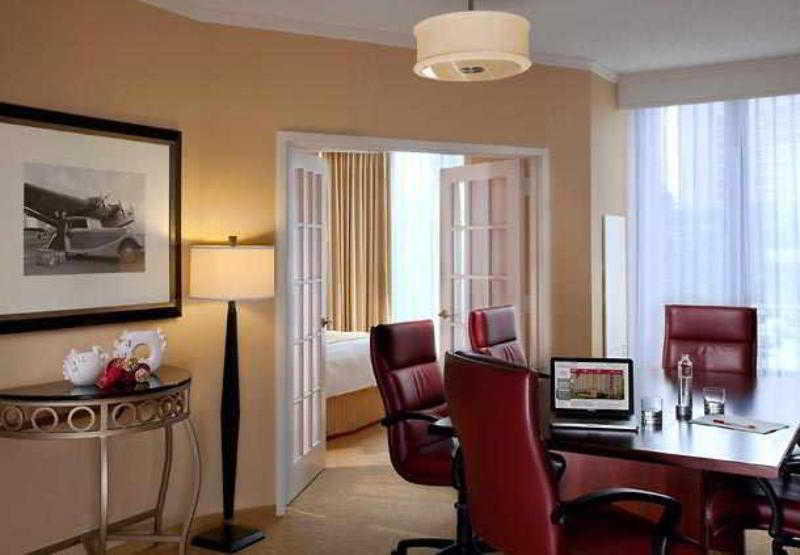 Chicago Marriott Suites O'Hare Розмонт Экстерьер фото