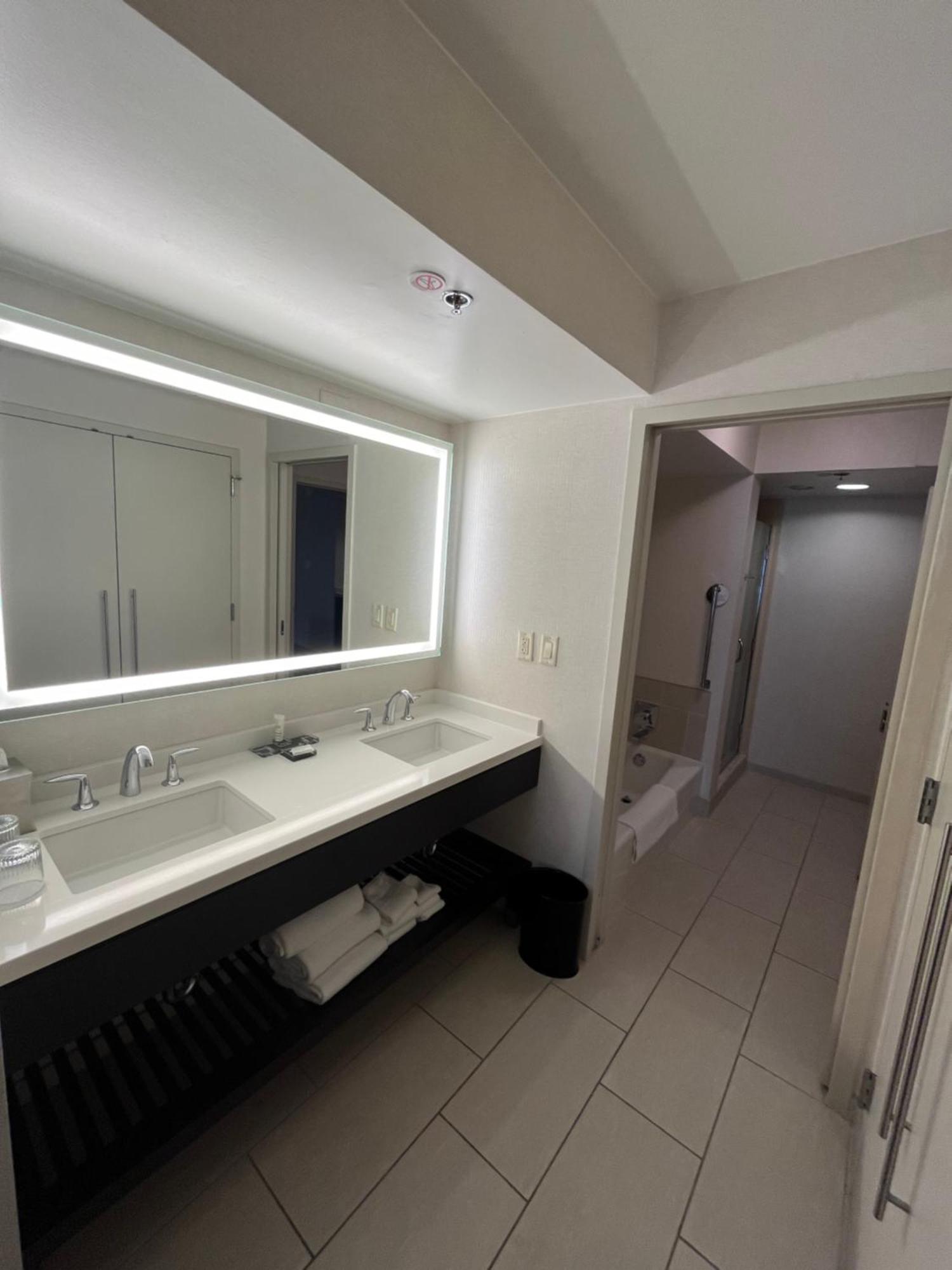 Chicago Marriott Suites O'Hare Розмонт Экстерьер фото