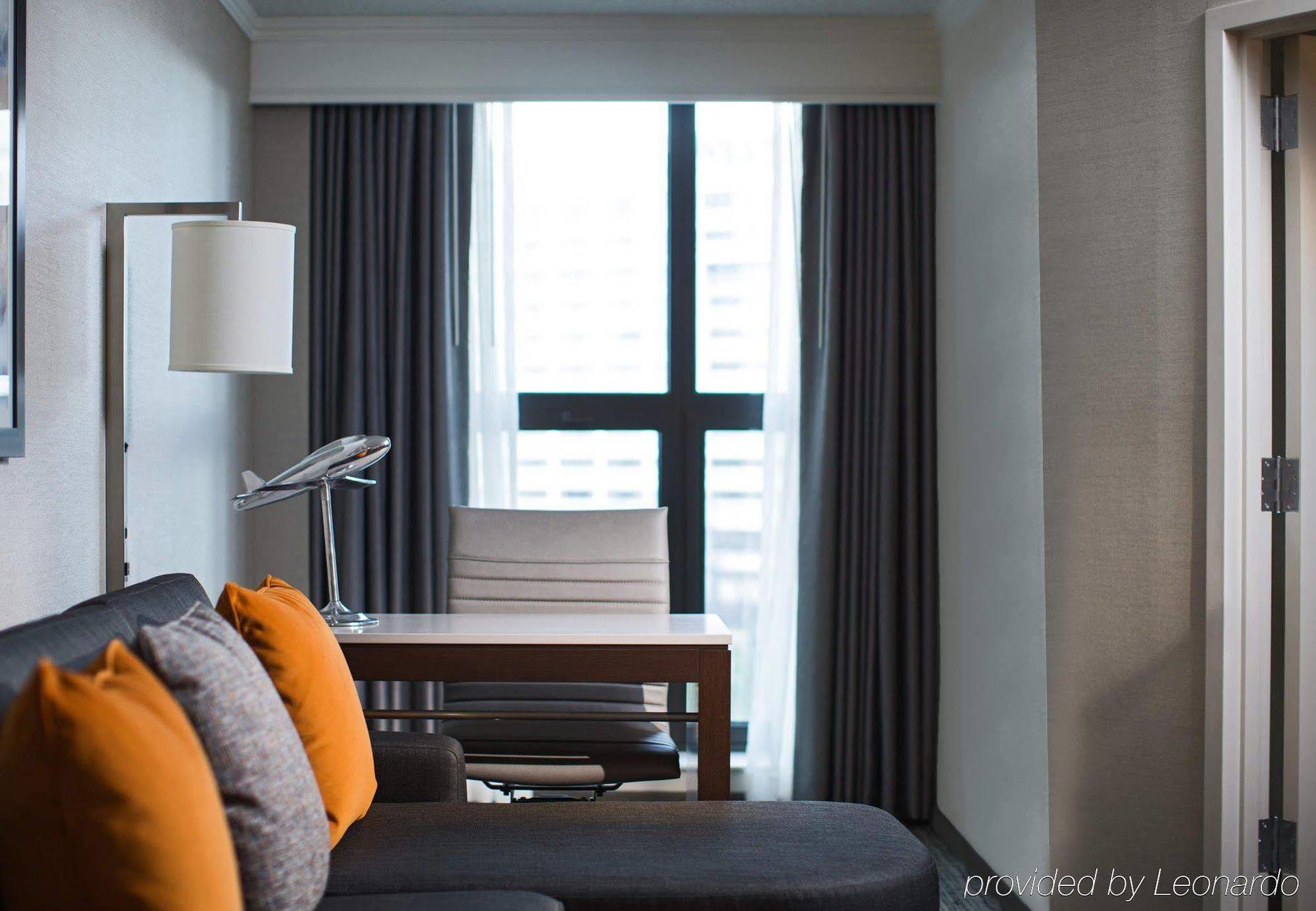 Chicago Marriott Suites O'Hare Розмонт Экстерьер фото